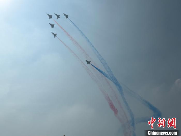 低空2024：第十五届中国航展在珠海开幕 多型“国之重器”首